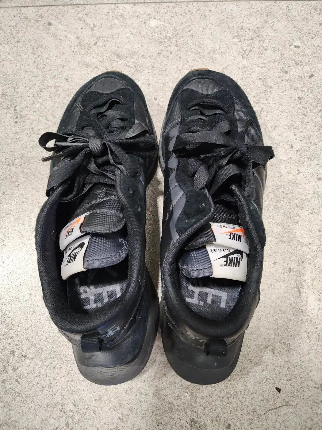 ブラック アンド