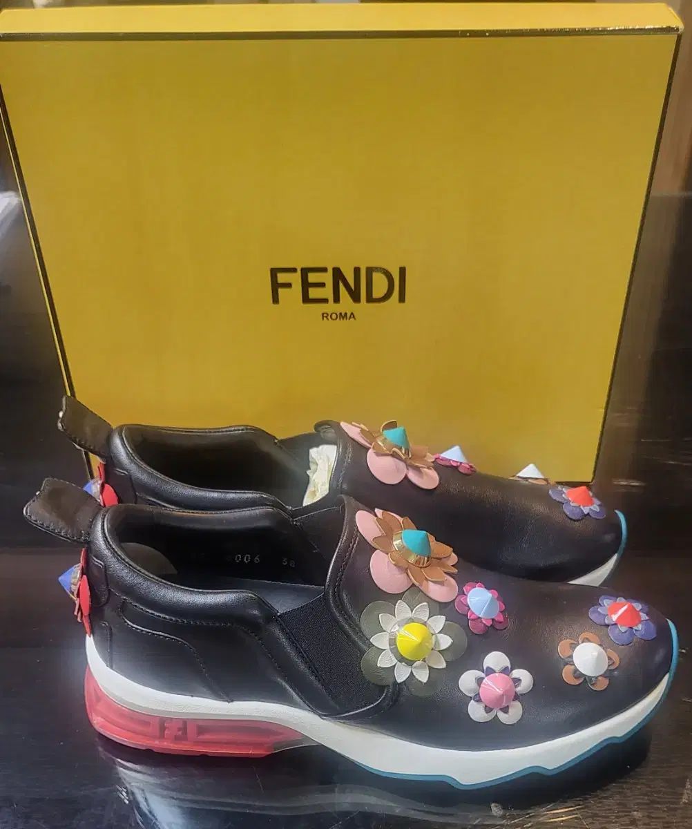  FENDI フェンディ スリッポン フラットシューズ バレエシューズ パンプス