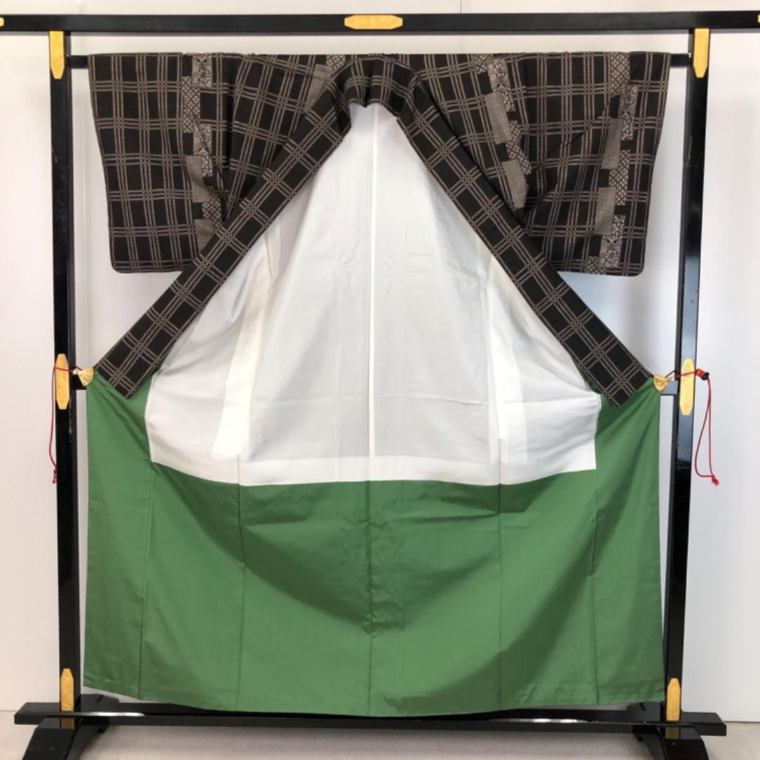 本場大島紬 純泥染 一元7マルキ 格子に花模様 証紙付 K-5465