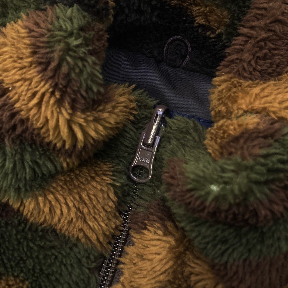 美品 パーリーゲイツ カモフラ ボアジップアップベスト 近年 モコモコ ロゴ L サイズ：4 PEARLY GATES パーリーゲイツ ボア ジップベスト カモフラ