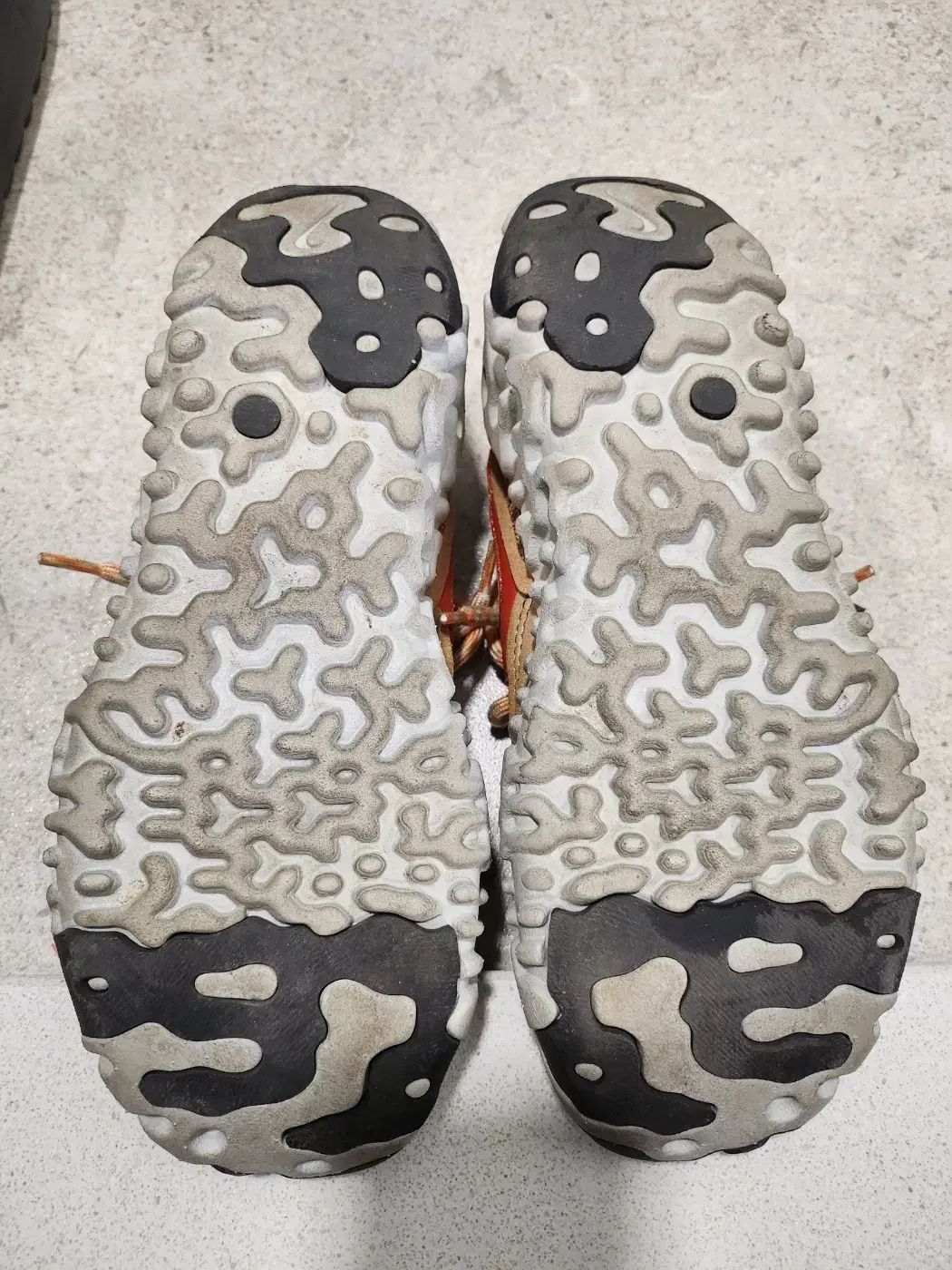 ナイキ オーバーブレイク SP フォッシル