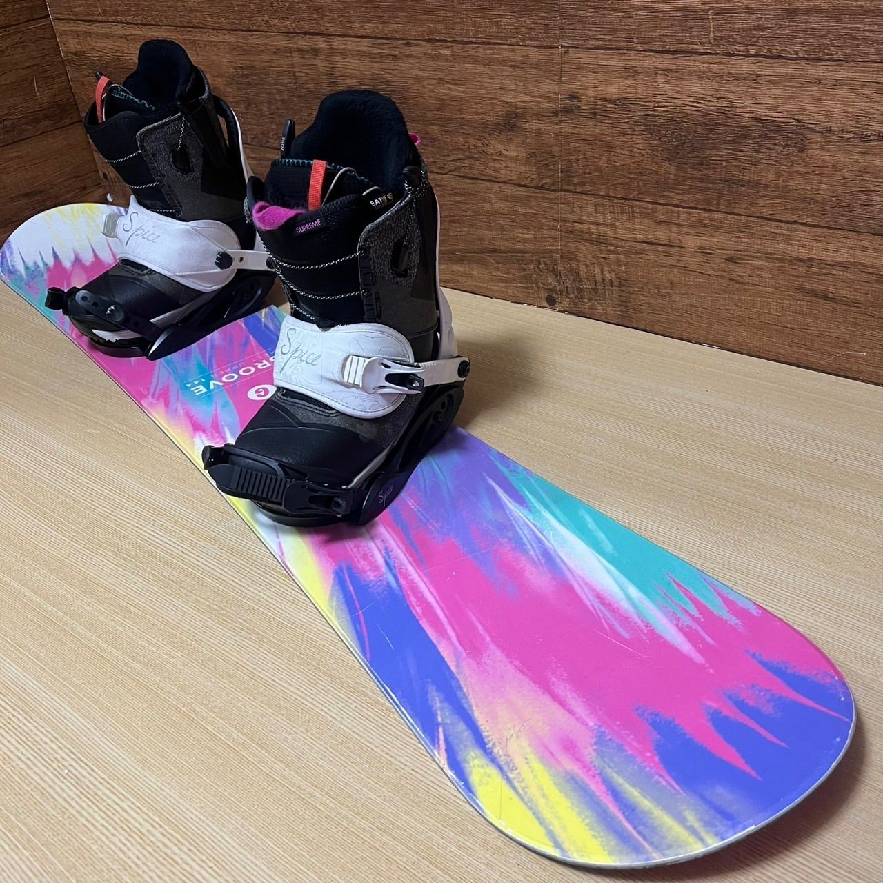 GROOVE グローブ SPICE スパイス BURTON バートン レディース スノーボード3点セット ボード 144 cm バインディング ブーツ 24.5 かわいい