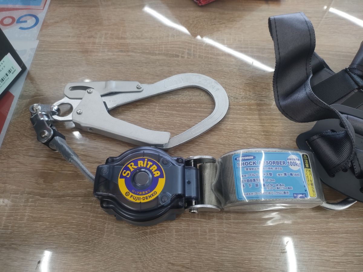  品 藤井電工 ツヨロン TH 504 Mサイズ フルハーネス 巻取式シングルランヤードセット ハンズクラフ 電子工作用工具 その他 特殊工具