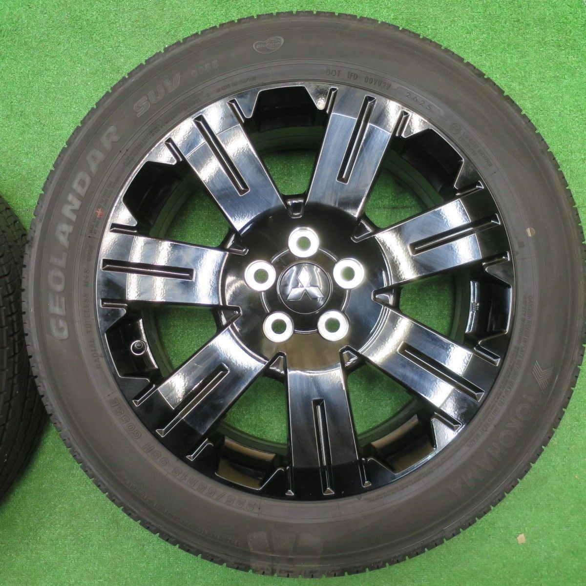 新車外し 25年 三菱 デリカ D 5 シャモニー ENKEI 225 55 R 18 ヨコハマ ジオランダー SUV G 055 E 18インチ エンケイ PCD 114 3 H ノ