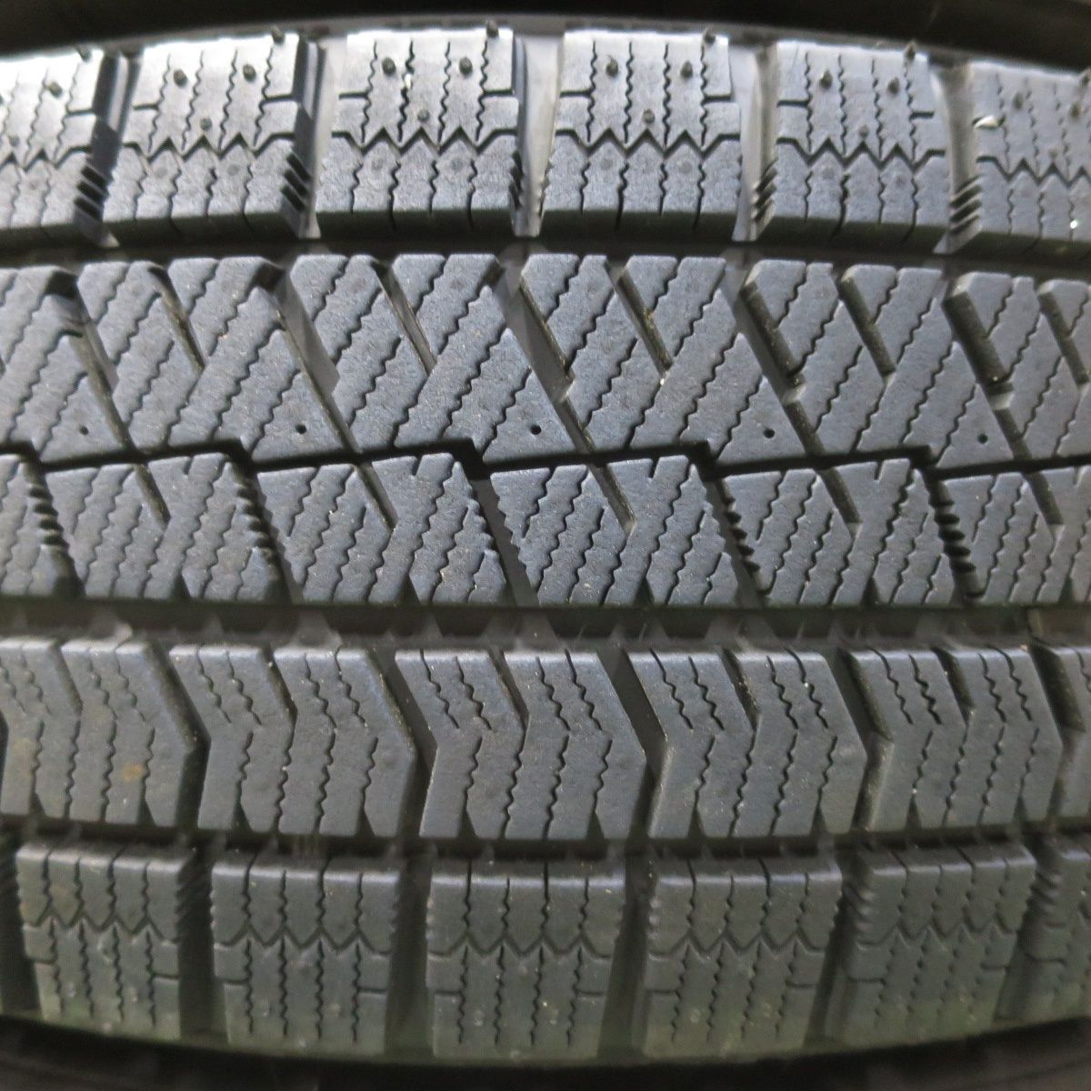  バリ溝 22年 キレイ 9 5分以上 ライズ ロッキー レックス 等 195 65 R 16 スタッドレス ブリヂストン ブリザック VRX 2 MiLLOUS ミルアス 16インチ PCD 100 5 H 5102705イス 16インチ タイヤ ホイールセット