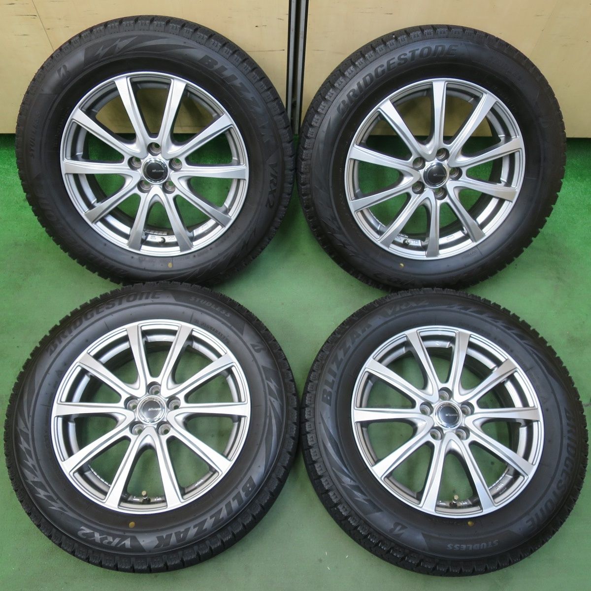 バリ溝 22年 キレイ 9 5分以上 ライズ ロッキー レックス 等 195 65 R 16 スタッドレス ブリヂストン ブリザック VRX 2 MiLLOUS ミルアス 16インチ PCD 100 5 H 5102705イス