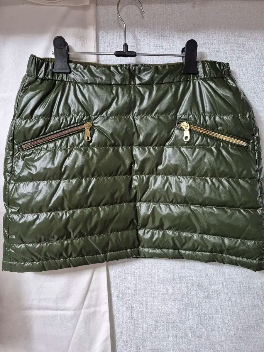 おしゃれ Mark-Lona golf カーキ色 キルティング ミニスカート S