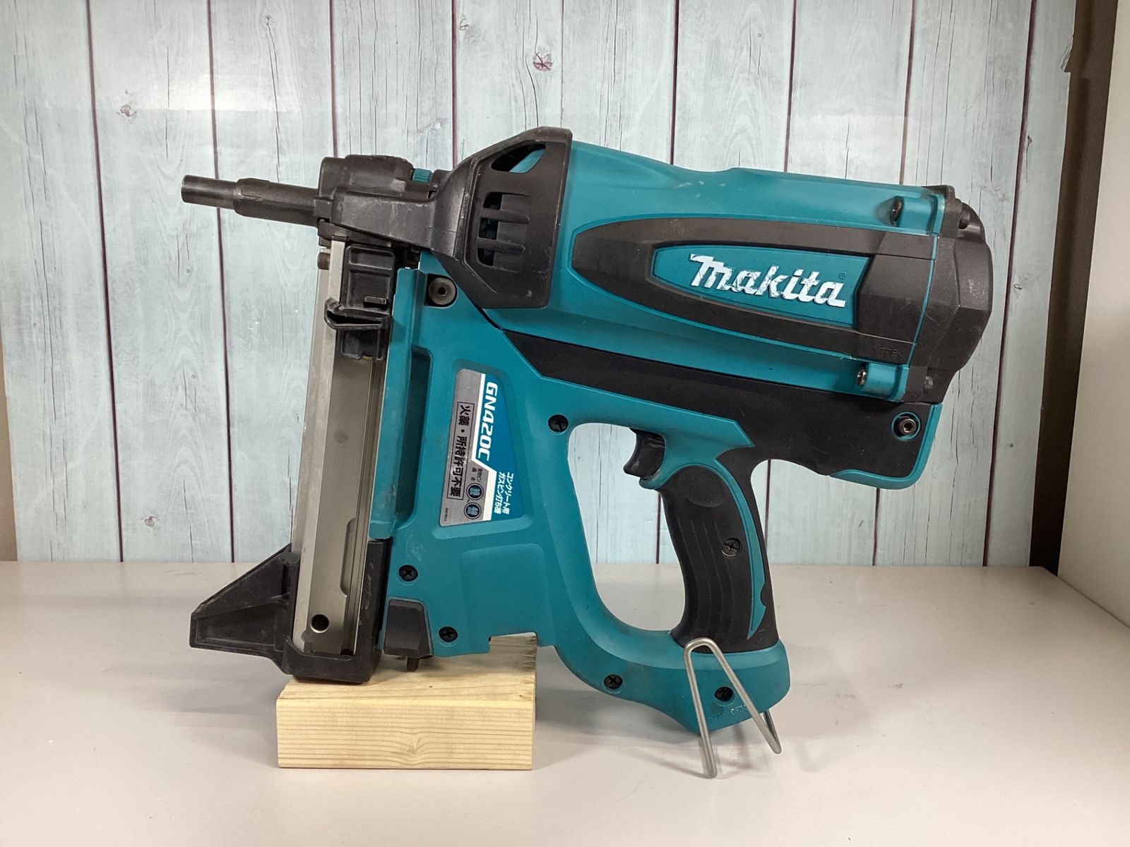 マキタ makita コードレスコンクリート用ガスピン打ち機 GN420C