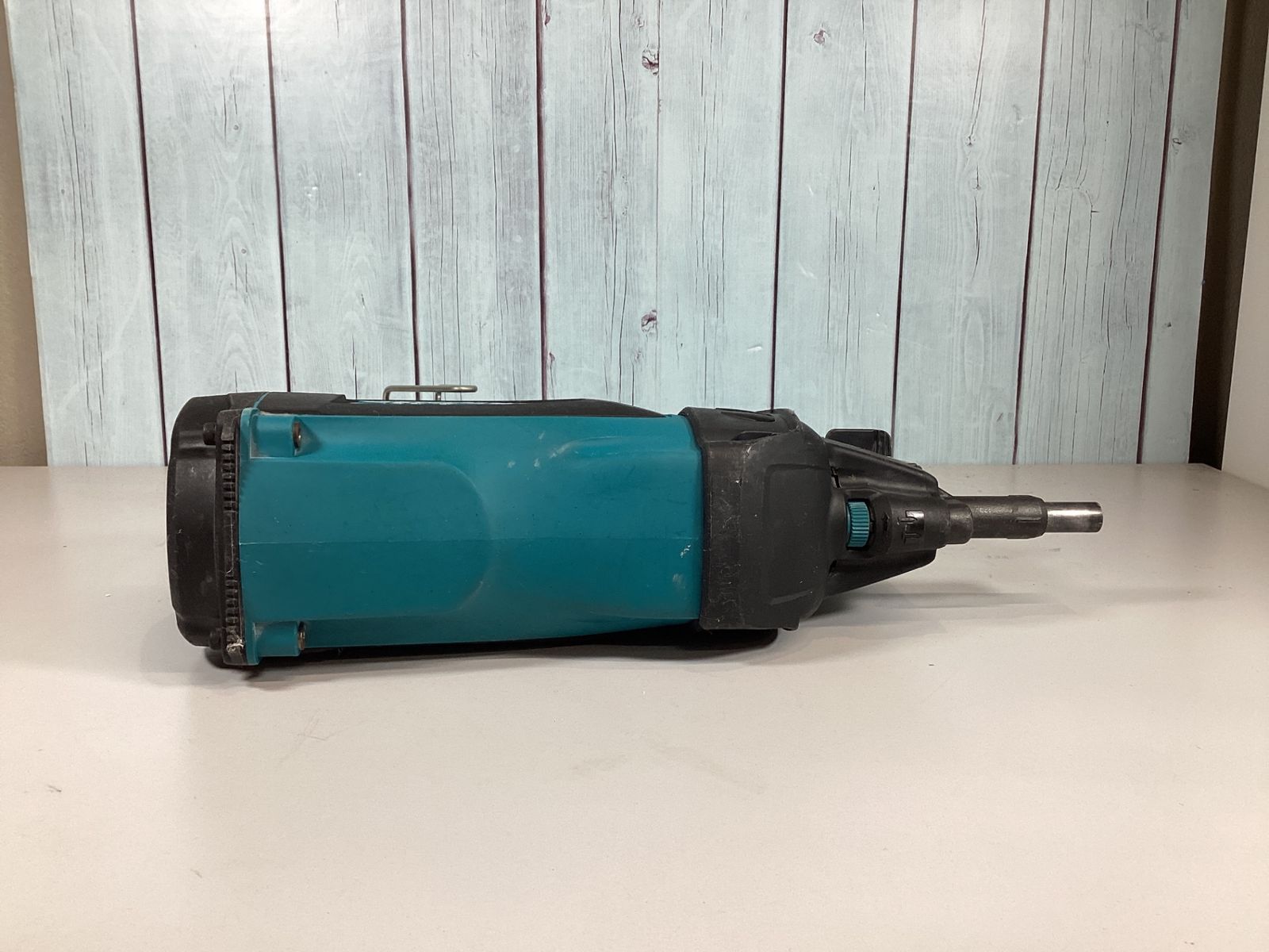 makita コードレスコンクリート用ガスピン打ち機