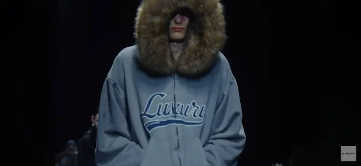 バレンシアガ Luxury ファー フード ジップアップ ジャケット 冬 25