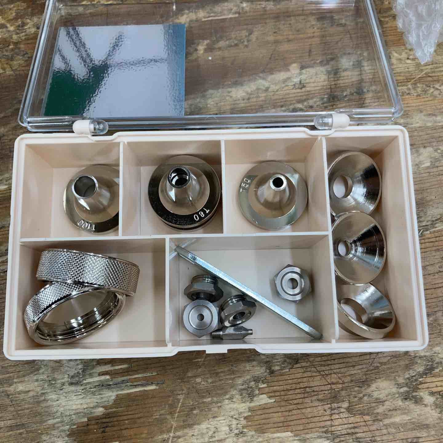 アルミ吹付ガン