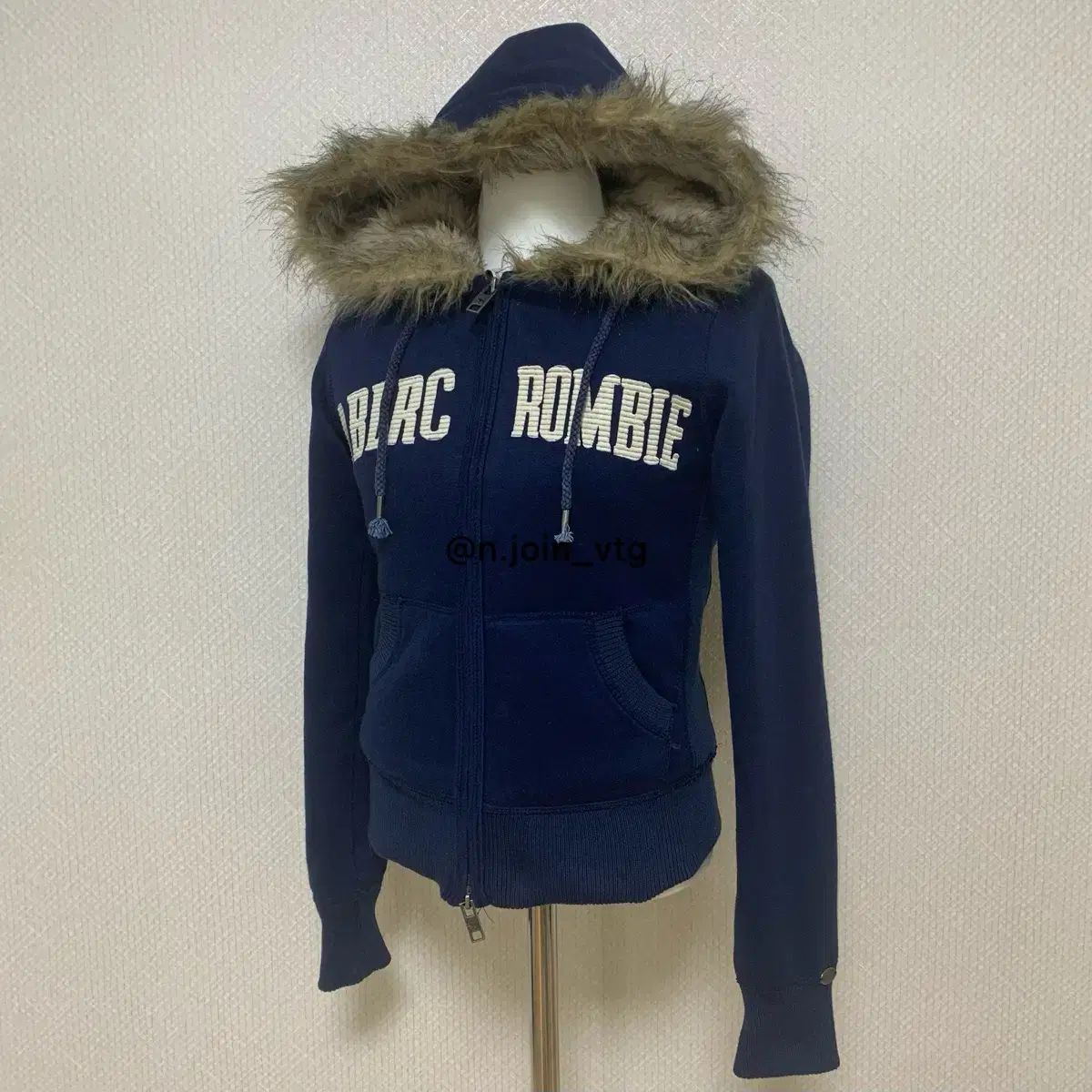 アバクロンビー ネイビー ウルフ フードジップアップ