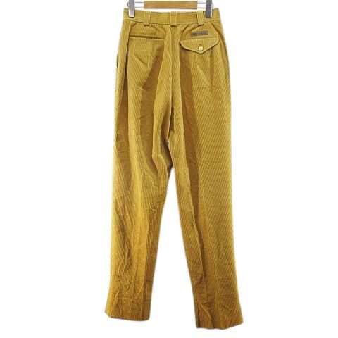 テーパードパンツ