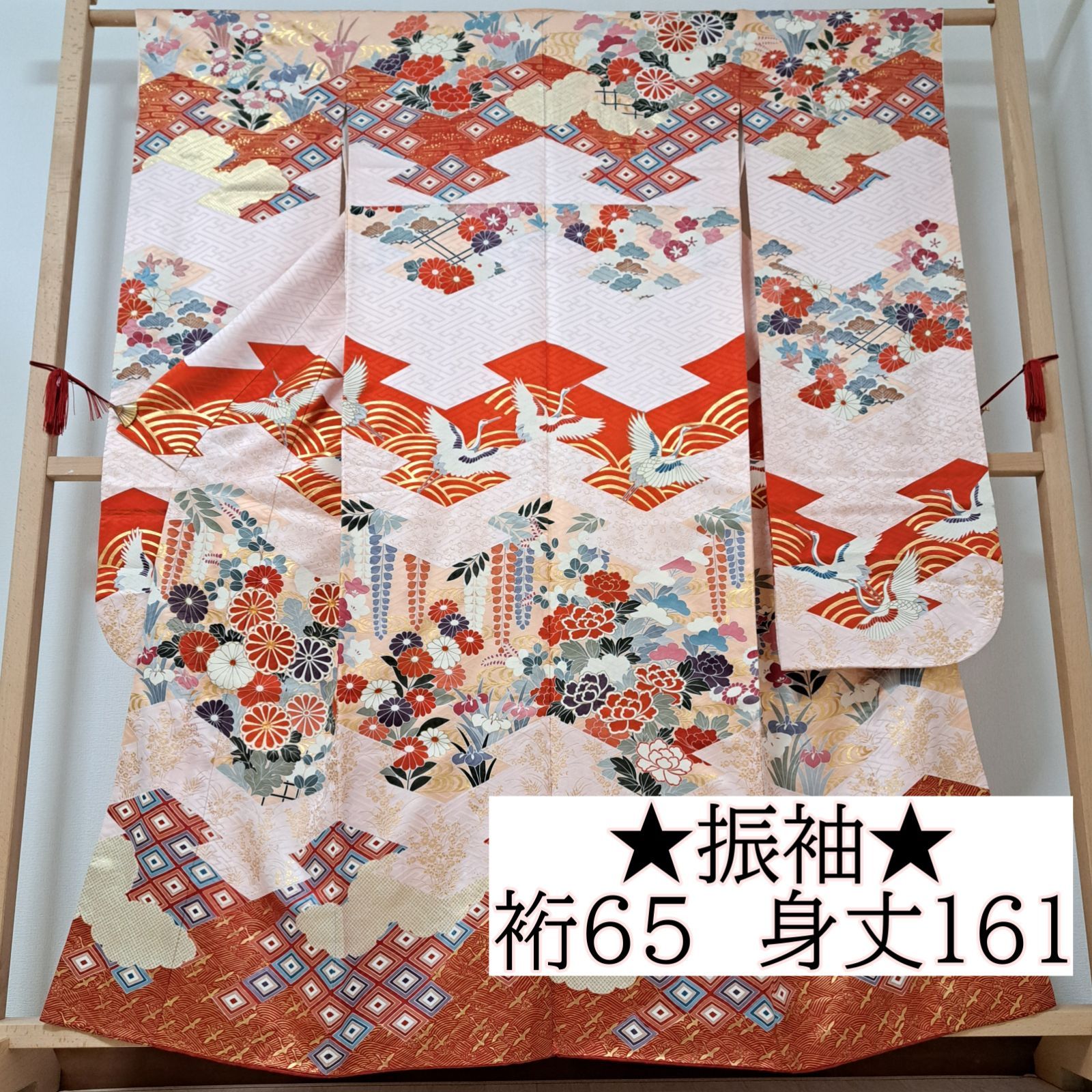 振袖 裄65 身丈161 袖109 そごう大阪謹製 正絹 袷 紗綾形地紋入りピンク系の古典柄の正統派 も02 S 03 l 2502