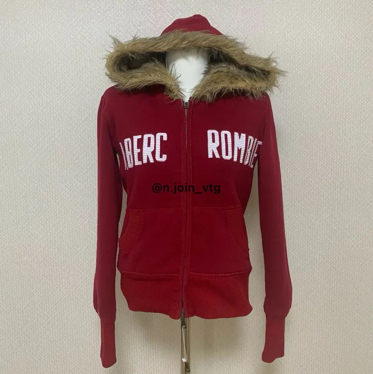 Abercrombie アバクロンビー レッド ウールフ フードジップアップ