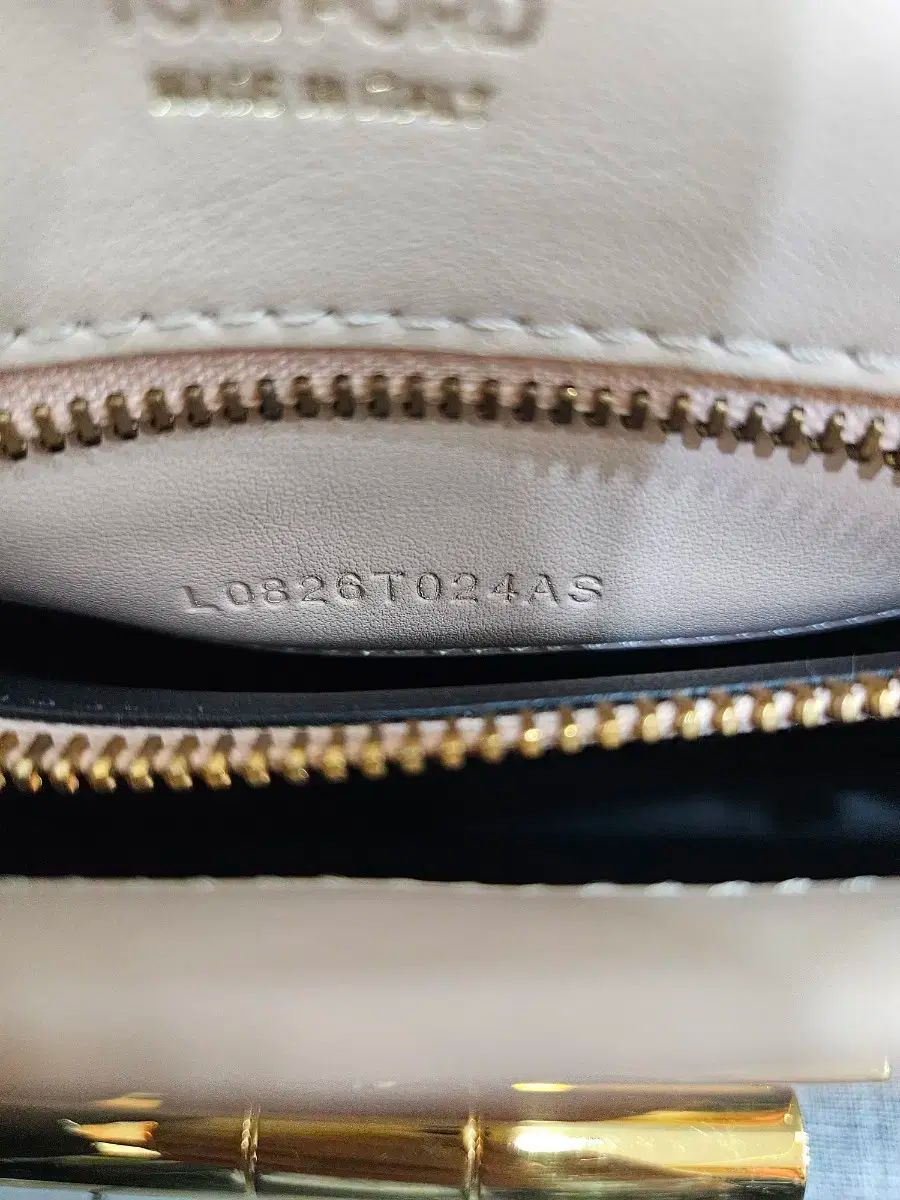 ショルダーバッグ ベージュ