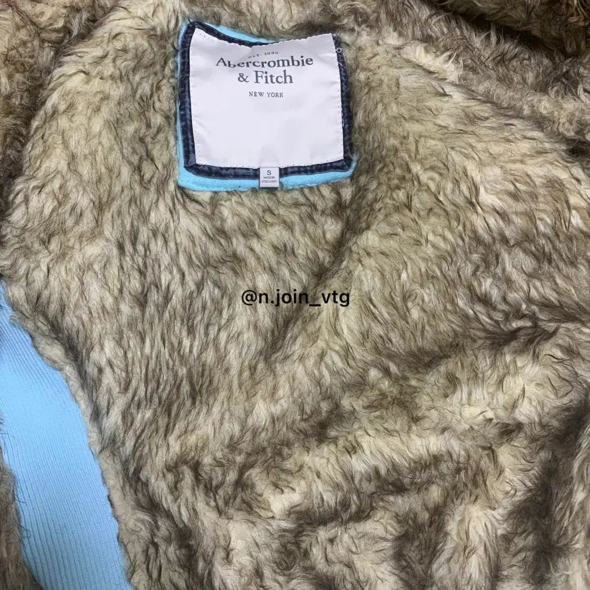 ウルフ フードジップアップ