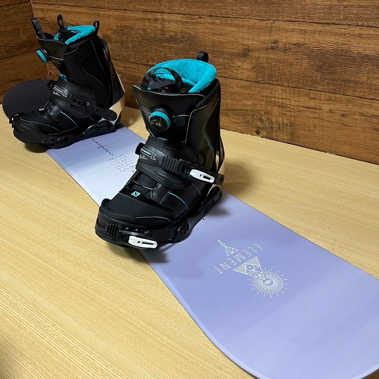 STELLA ステラ salomon サロモン レディース スノーボード3点セット ボード 143 cm バインディング ブーツ 25 かわいい