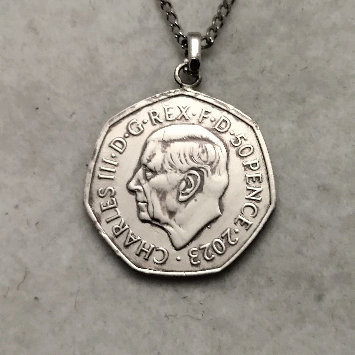 ハリー・ポッター　ホグワーツ城　イギリスのネックレス ハリー・ポッター ホグワーツ城 イギリスのコインネックレス