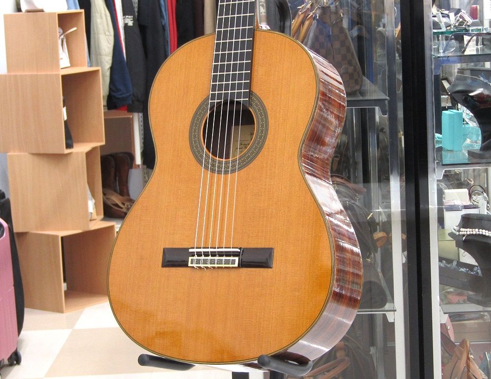 YAMAHA ヤマハ C-300 クラシックギター 純正ハードケース付属 現状品