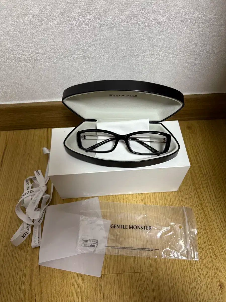 GENTLE MONSTER ジェントルモンスター エラ 01 メガネ ハン ドン チャクソン フール コソン フール ボックス