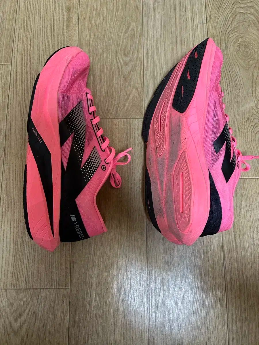  ニュー ンス フューエルセル レベル v 4 ウルトラ ピンク ブラック 275 - 2 E その他 靴
