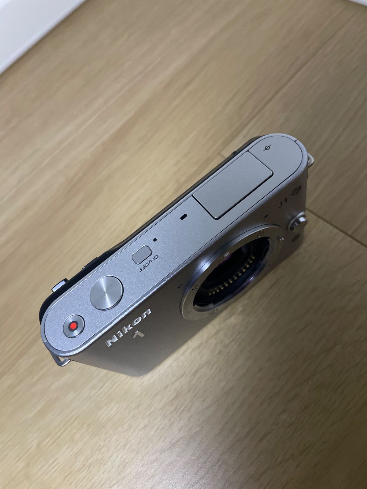 ミラーレス一眼カメラ