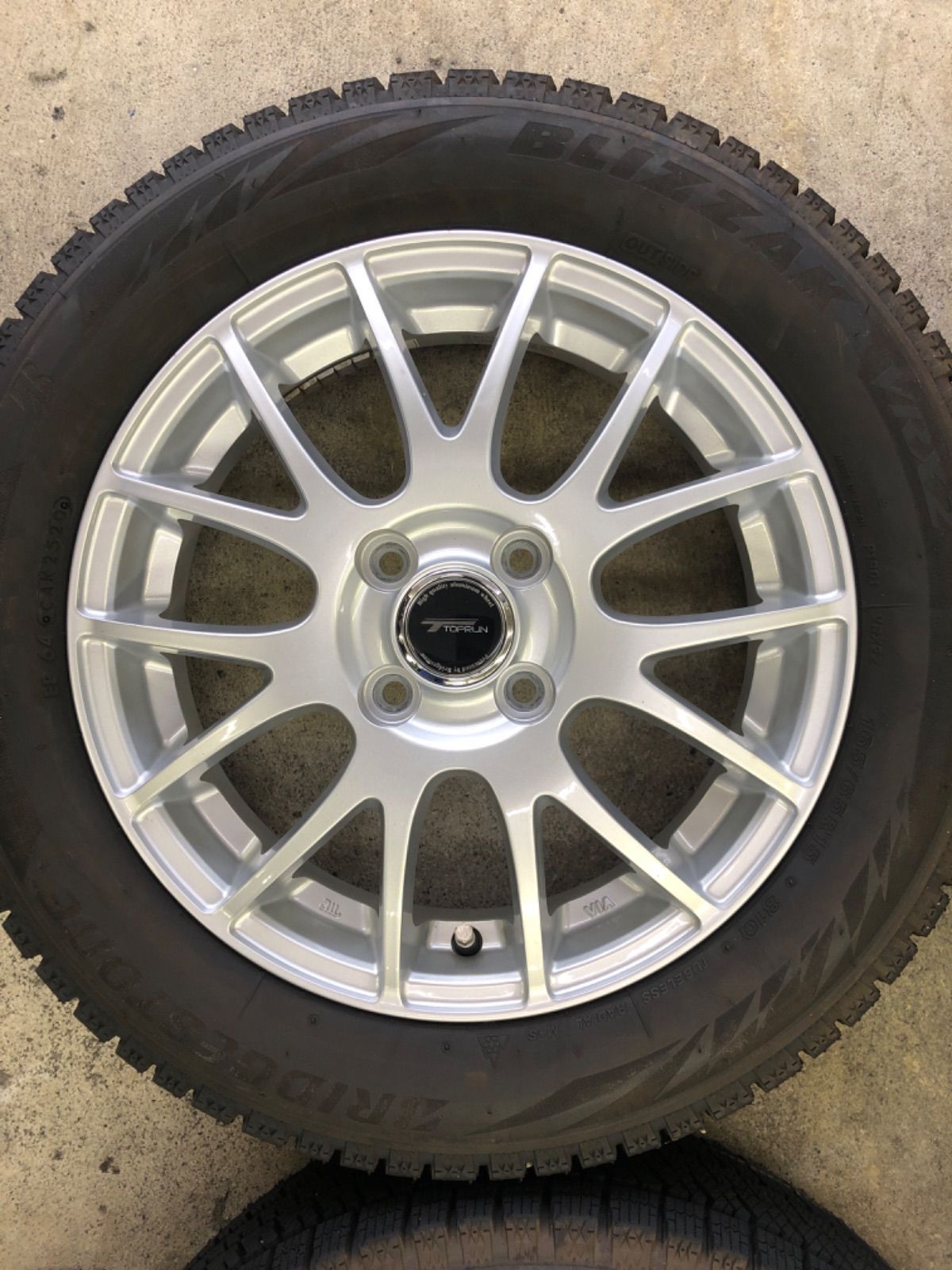 スタッドレスタイヤ ソリオ