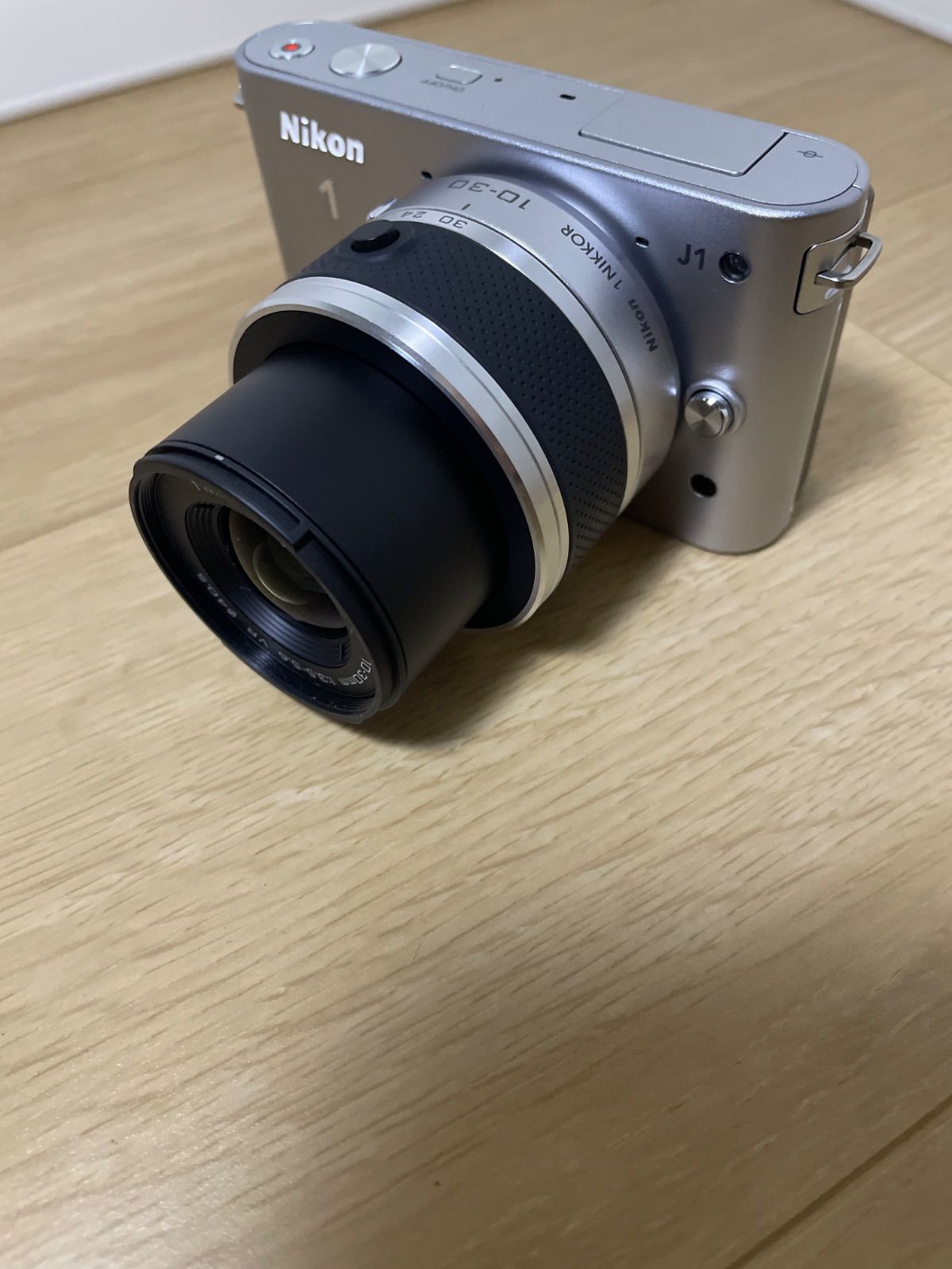 ミラーレス一眼カメラ 1