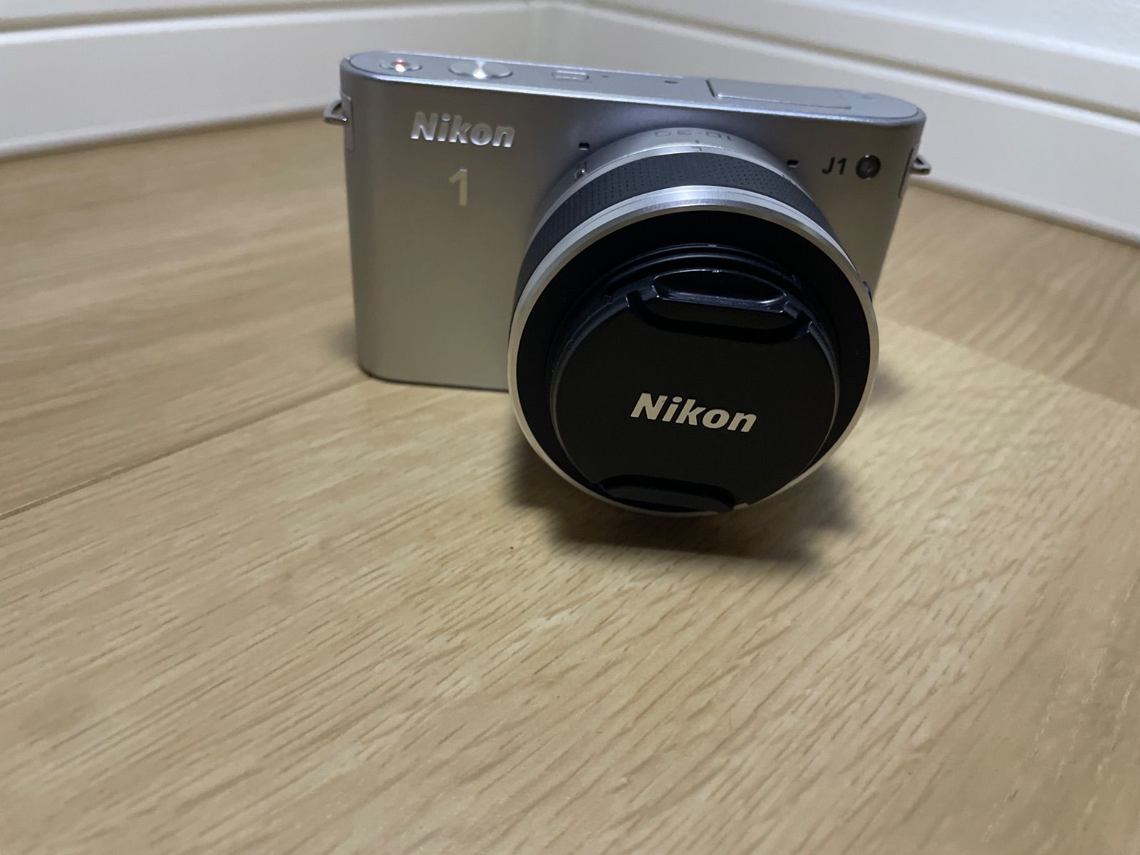 ミラーレス一眼カメラ 1