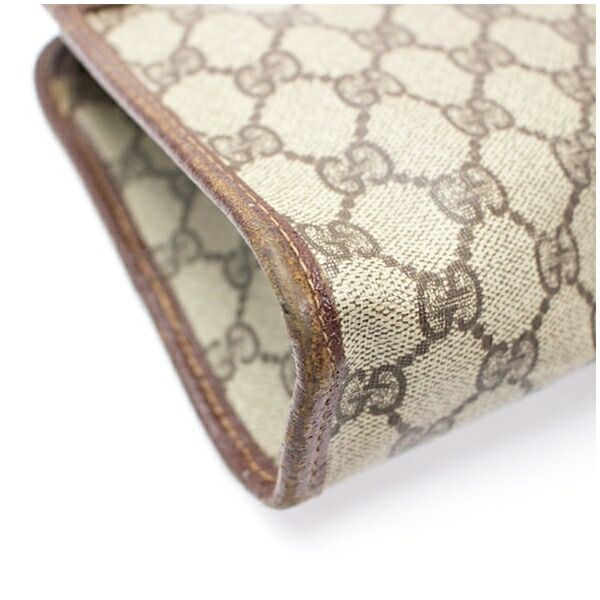 ベージュ ブラウン