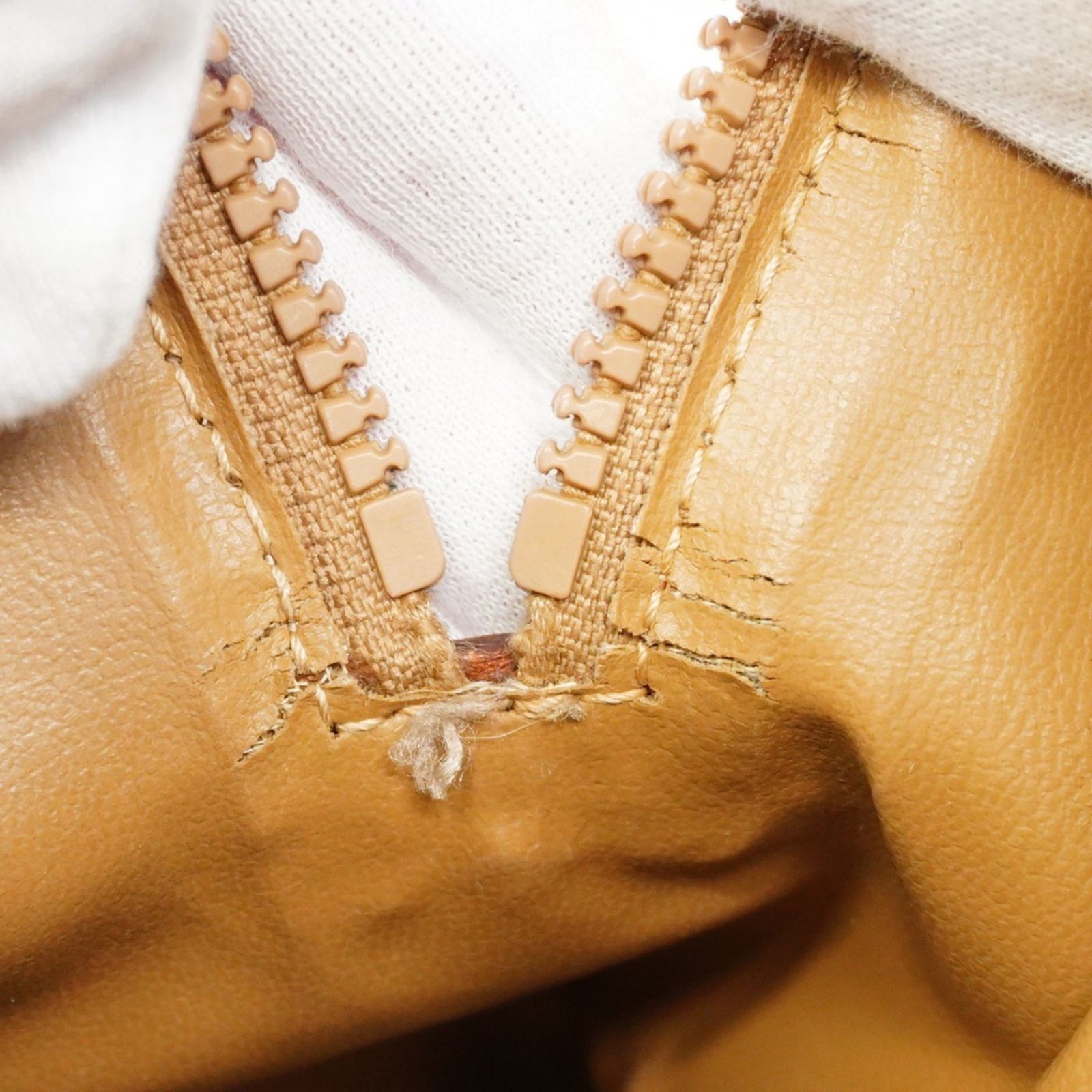 ベージュ レディース