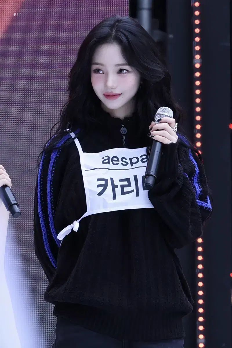 オープンワイワイ ハーフ ジップアップ プルオーバー カリナ 着用 ニット