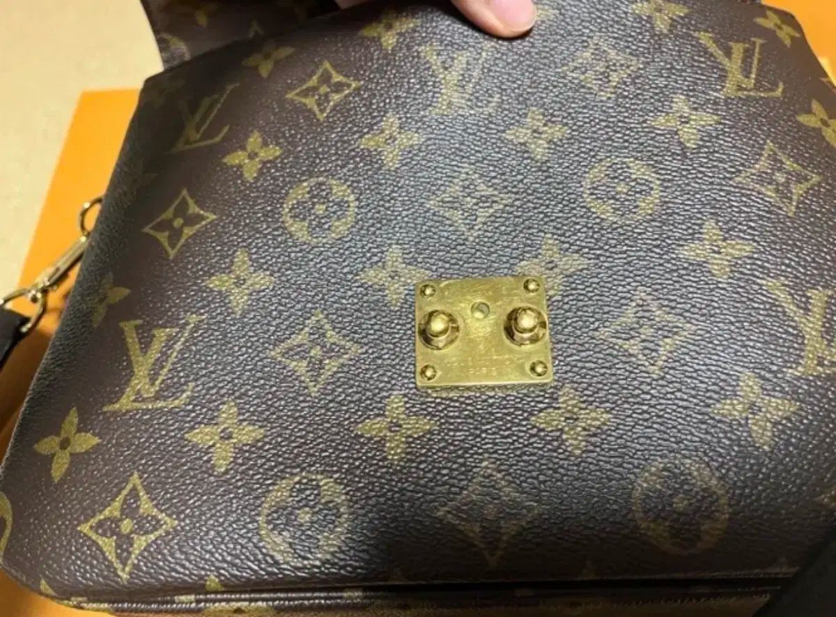 メティス モノグラム