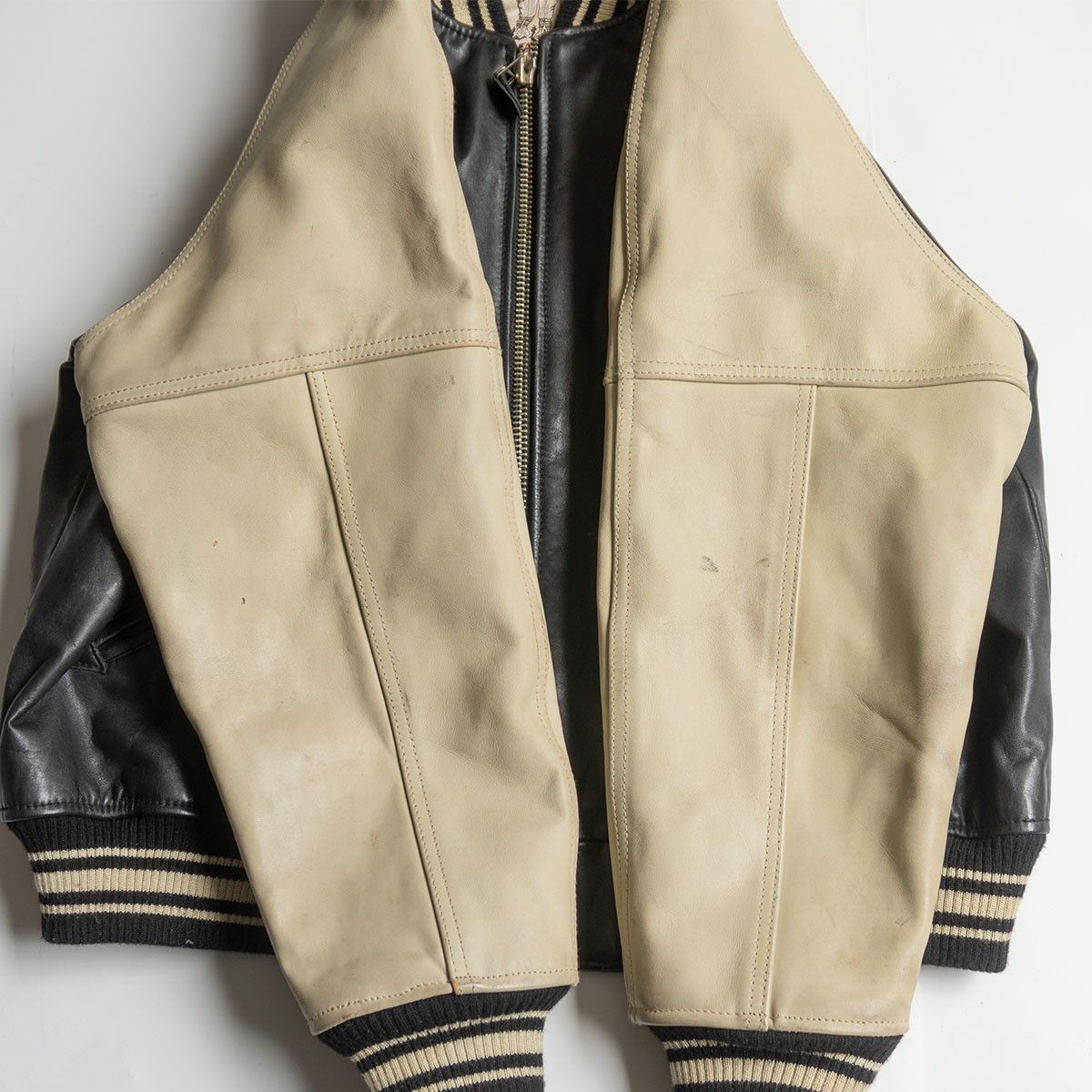 雰囲気抜群 AVIREX レザー スタジャン L アワード ジャケット ワッペン アヴィレックス 25101222 KANDAIZUMI_COM