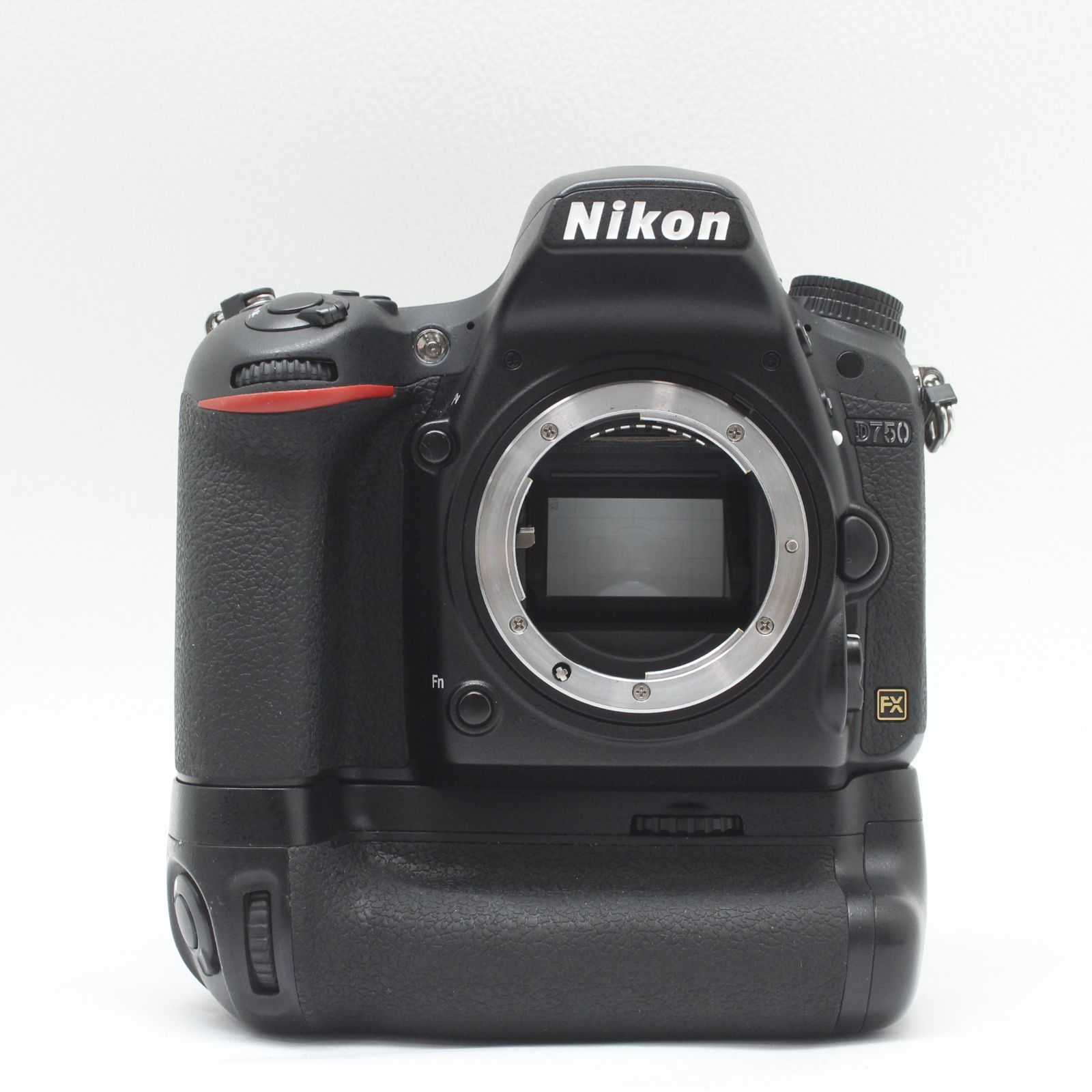 Nikon D 750 MB 16付