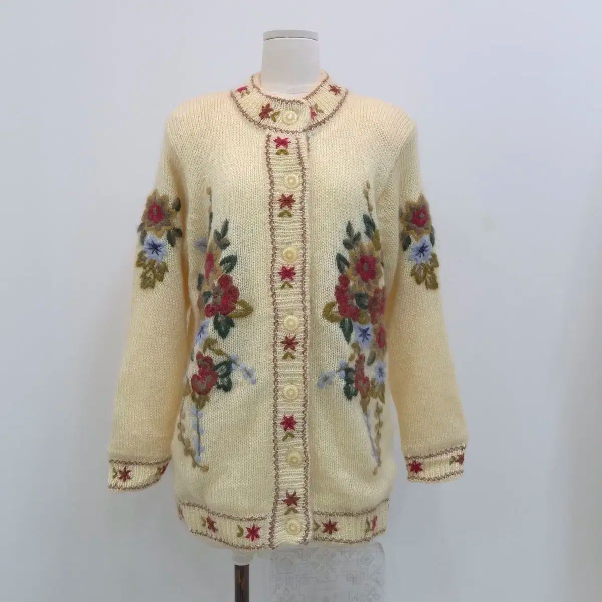 Aller a pieo フラワー刺繍 ウール混 カーディガン