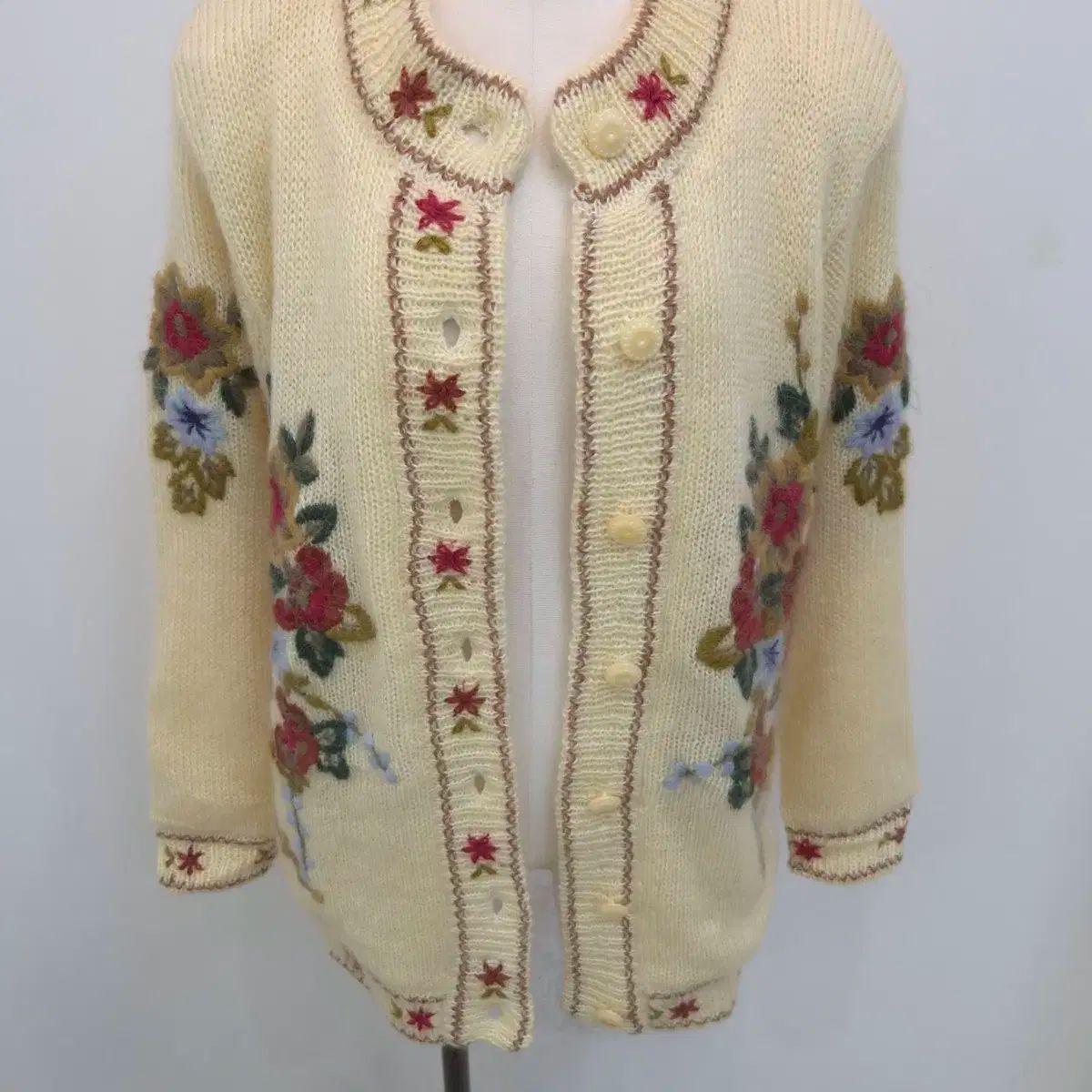 Aller a pieo フラワー刺繍 ウール混 カーディガン