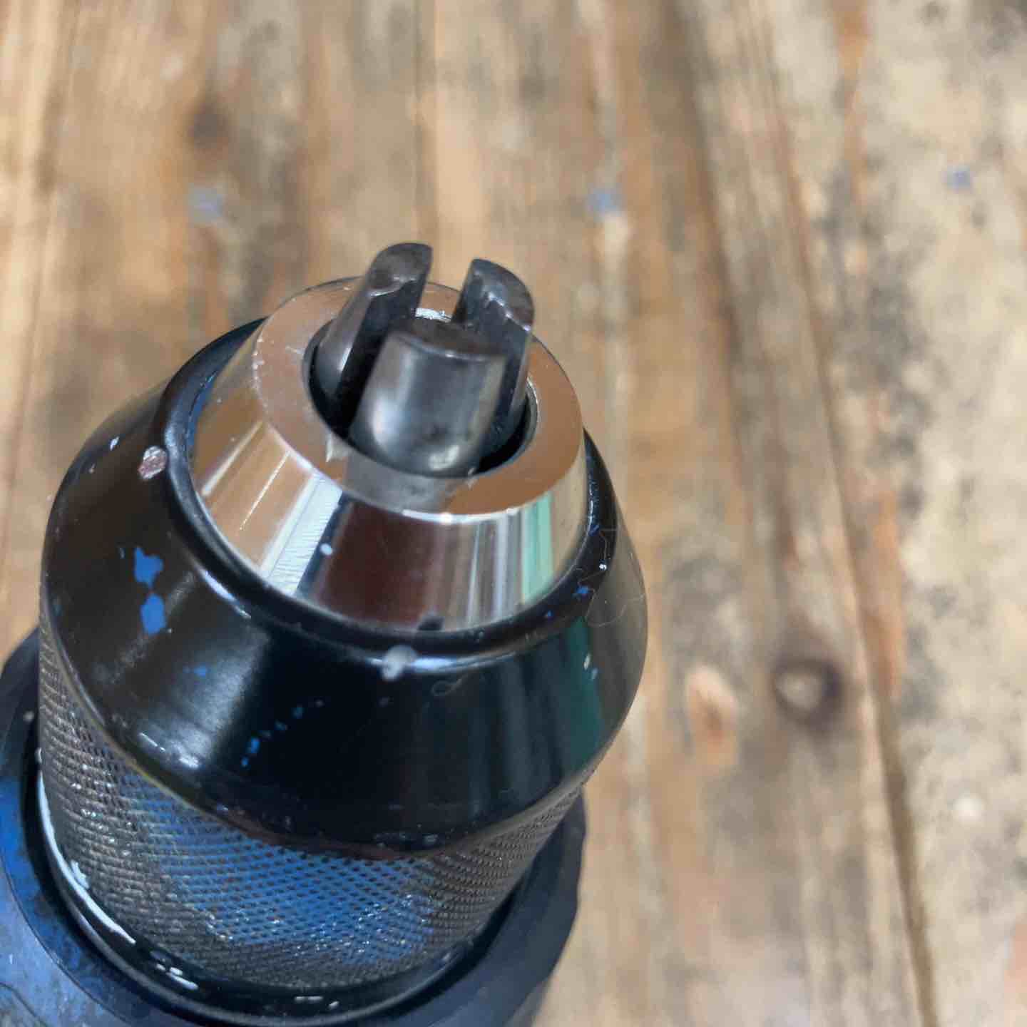 コードレス振動ドリルドライバー