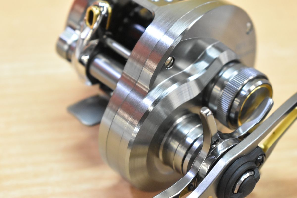  シマノ 23 カルカッタコンクエスト BFS XG 左 SHIMANO CALCUTTA CONQUEST ベイトリール バスフィッシング トラウト ブラックバス ヤマメ ベイトリール(ルアー用) リール