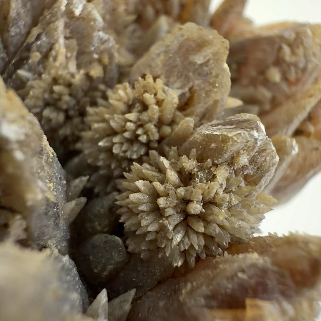 E31886】 燐光を発するカルサイト 燐光 蛍光 カルサイト 方解石 天然石