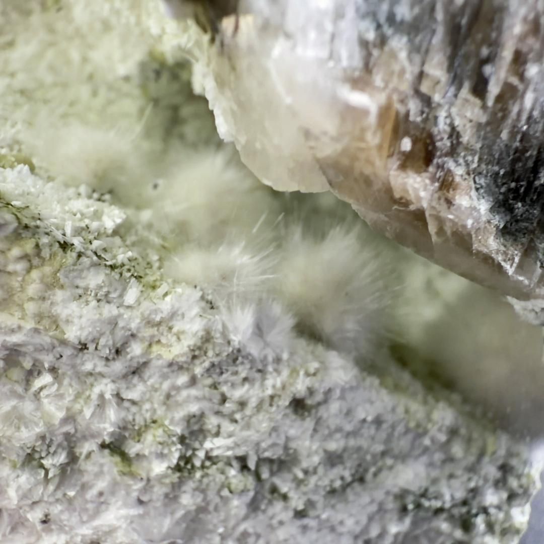 オケナイト 沸石