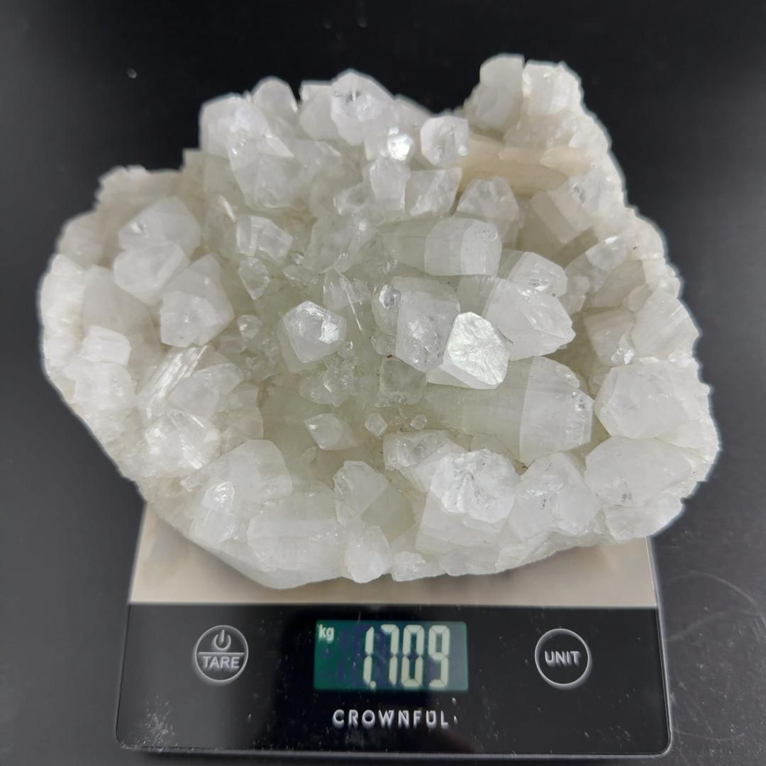 E31897 アポフィライト 魚眼石 インド 沸石 ゼオライト 天然石 鉱物 原石 パワーストーン 沸石 ゼオライト