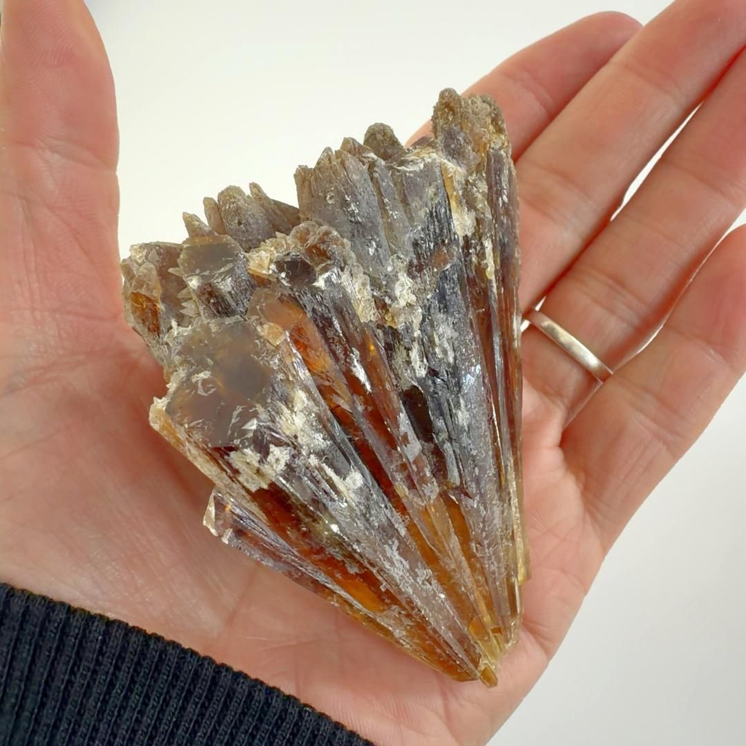 E31886】 燐光を発するカルサイト 燐光 蛍光 カルサイト 方解石 天然石