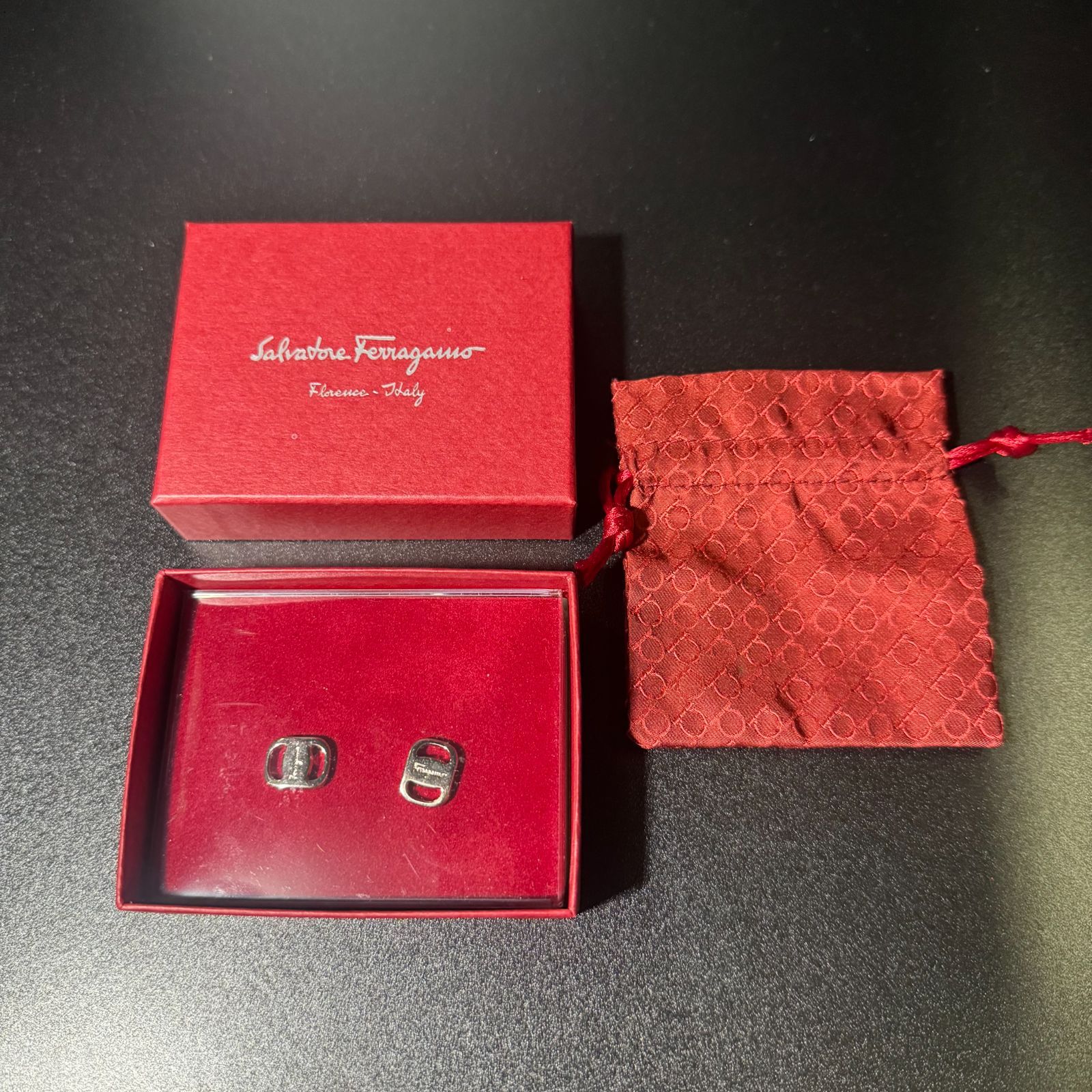 サルヴァトーレフェラガモ ピアスセット 4 5 g 小傷