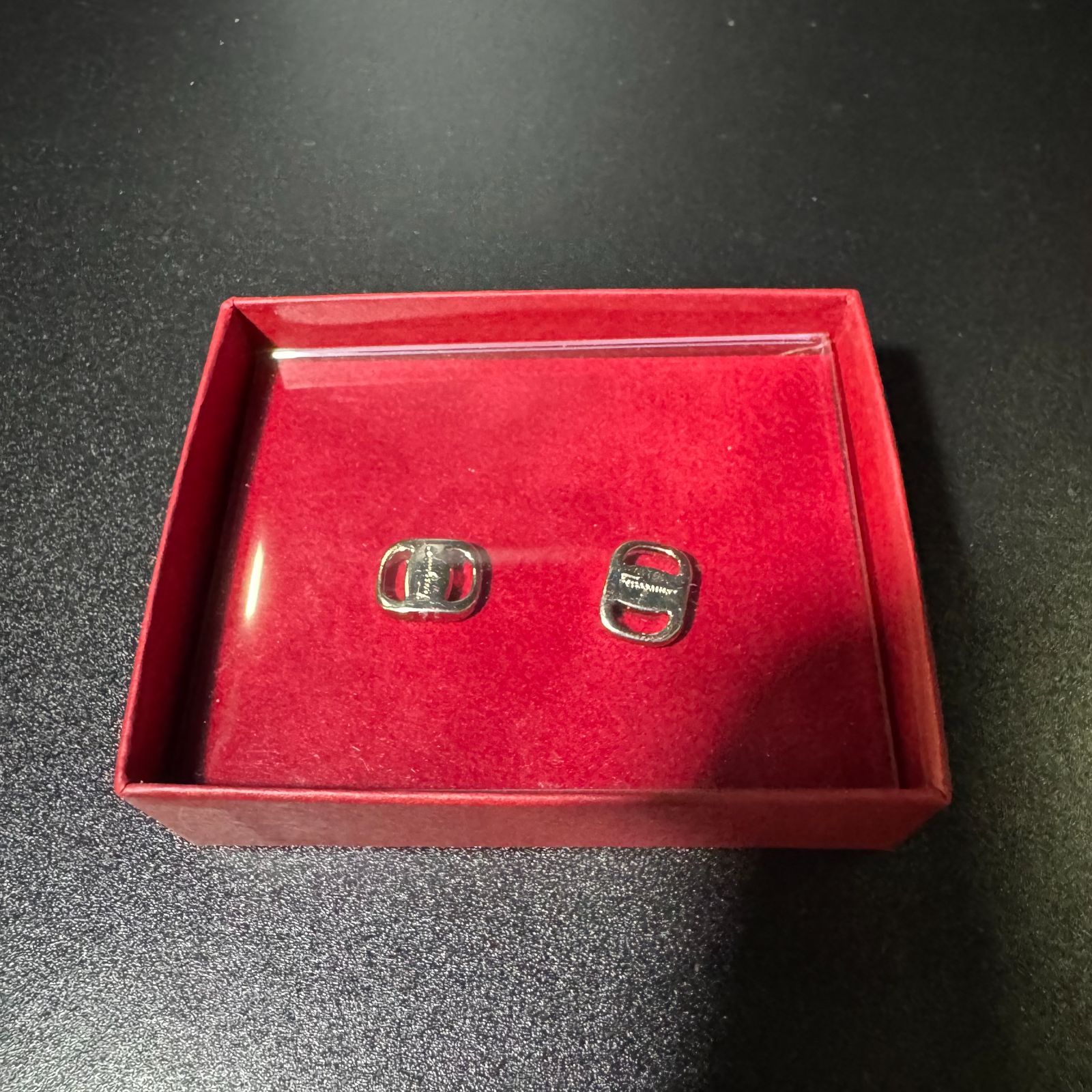 サルヴァトーレフェラガモ ピアスセット 4.5g 小傷 B25103611