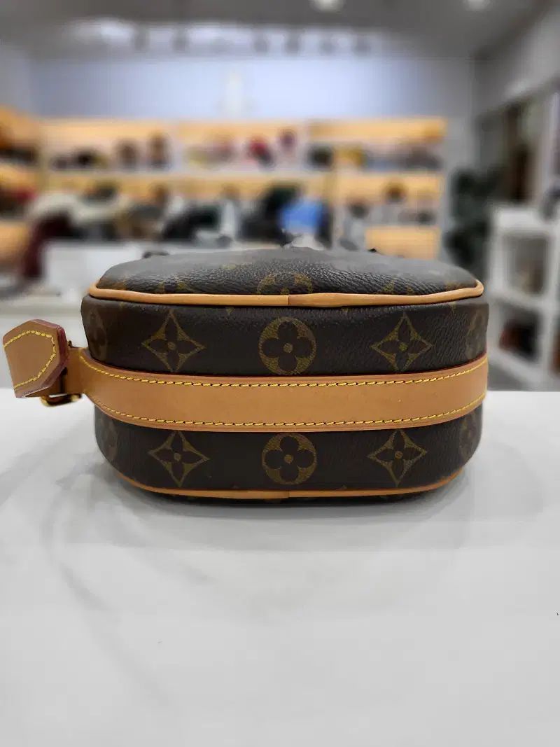 ブーティクス シャ