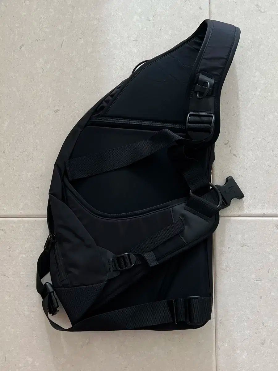 ARC TERYX アークテリクス システムA 퀴버バッグ ブラック GOLD カジュアルシャツ メッセンジャーバッグ 