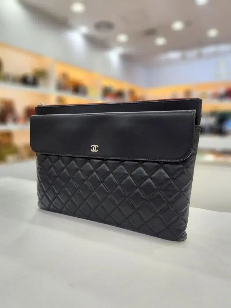 シャネル ラムスキン フラップ クラッチバッグ a82683 DECORATOM_COM_BR