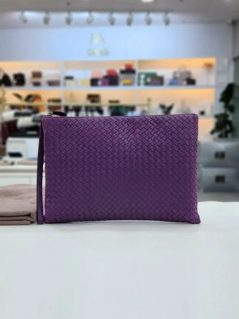 BOTTEGA VENETA ボッテガ ヴェネタ イントレチャート ラージ クラッチバッグ 442242